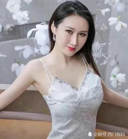 泰国吃瓜美女